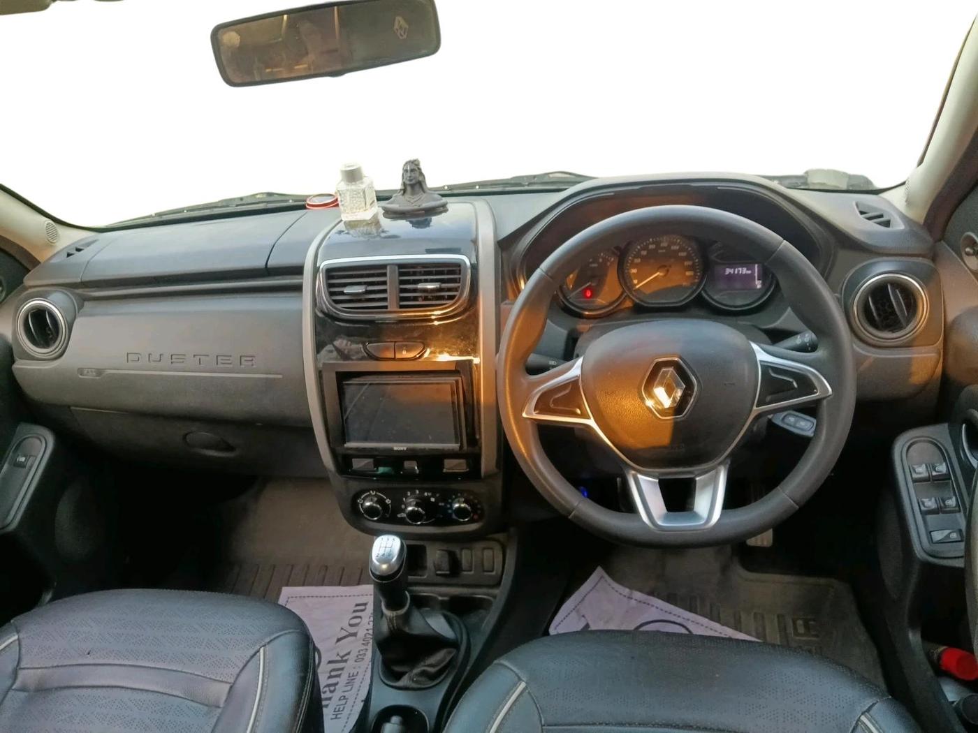 2020 Renault Duster RXE PETROL, Petrol, Manual, 34,180 km, interior