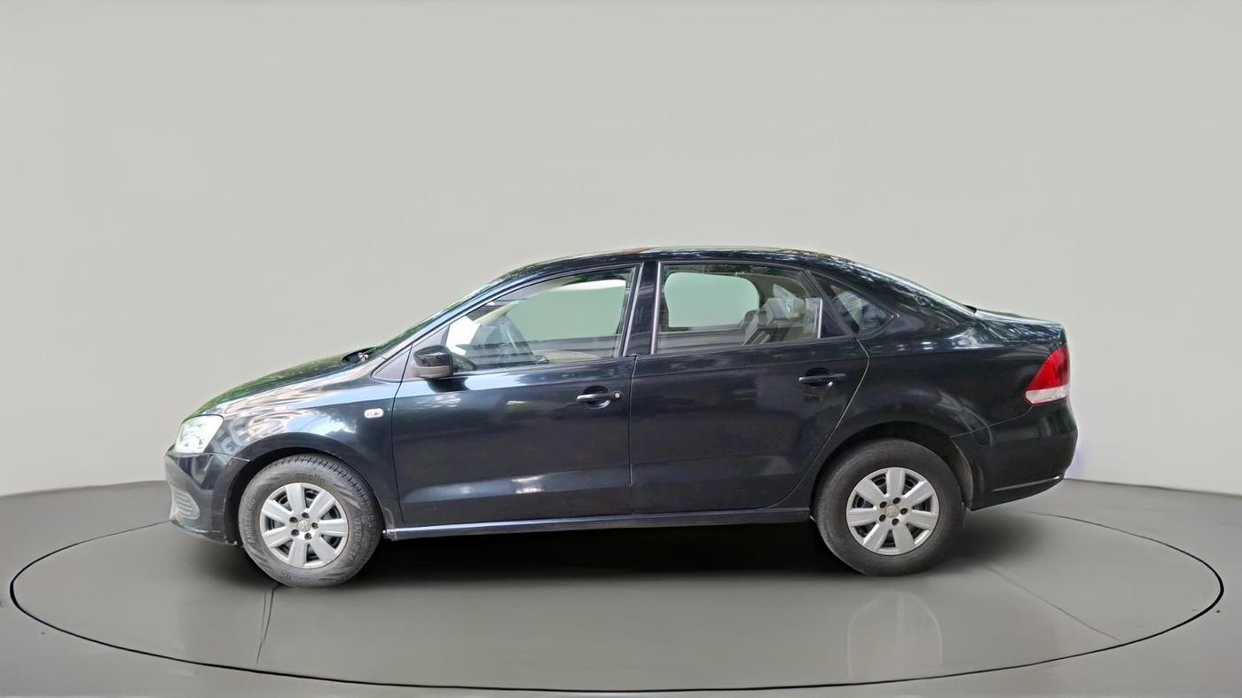 2013 Volkswagen Vento COMFORTLINE 1.6, Petrol, Manual, 65,306 km, exterior
