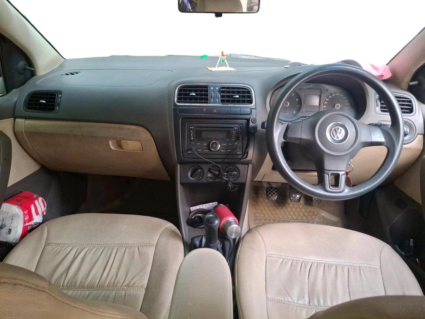 2013 Volkswagen Vento COMFORTLINE 1.6, Petrol, Manual, 65,306 km, interior