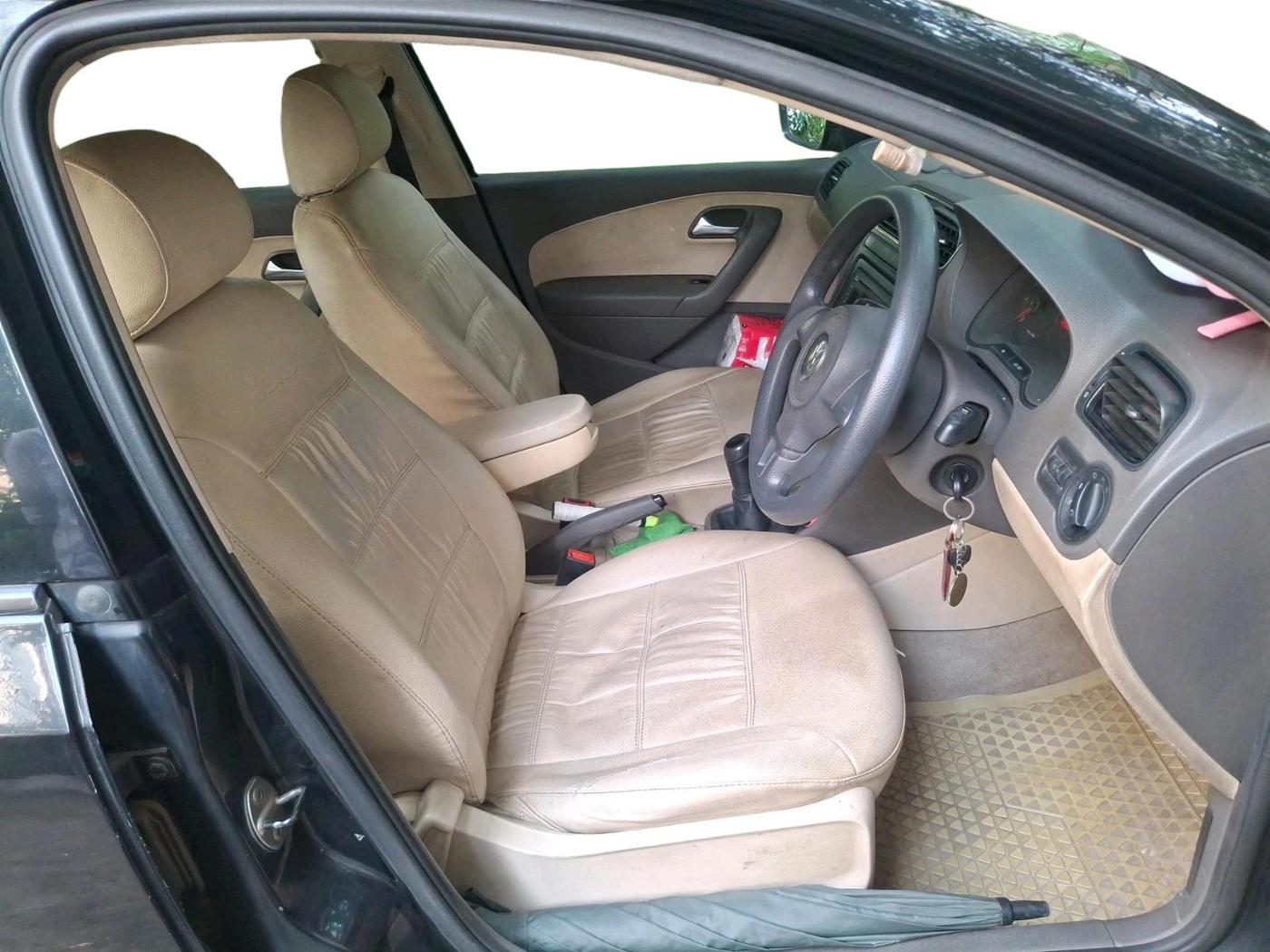2013 Volkswagen Vento COMFORTLINE 1.6, Petrol, Manual, 65,306 km, interior