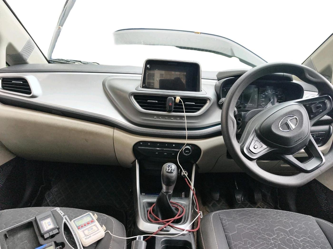 2022 Tata ALTROZ XZ PETROL, Petrol, Manual, 40,901 km, interior