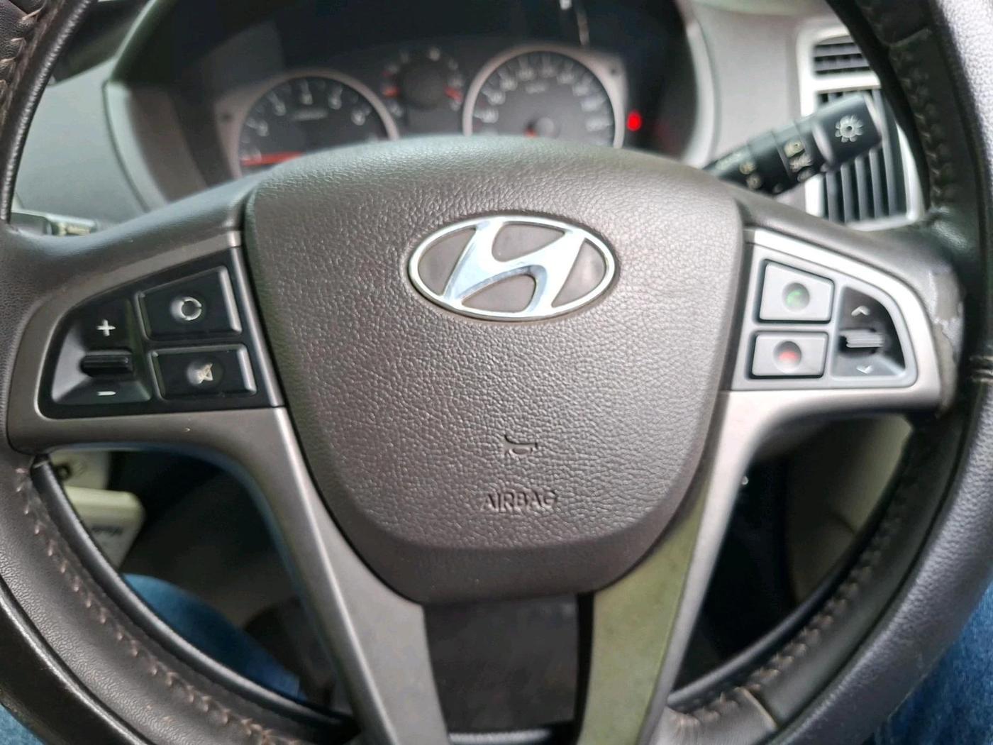 2014 Hyundai i20 SPORTZ 1.2, Petrol, Manual, 20,634 km, interior