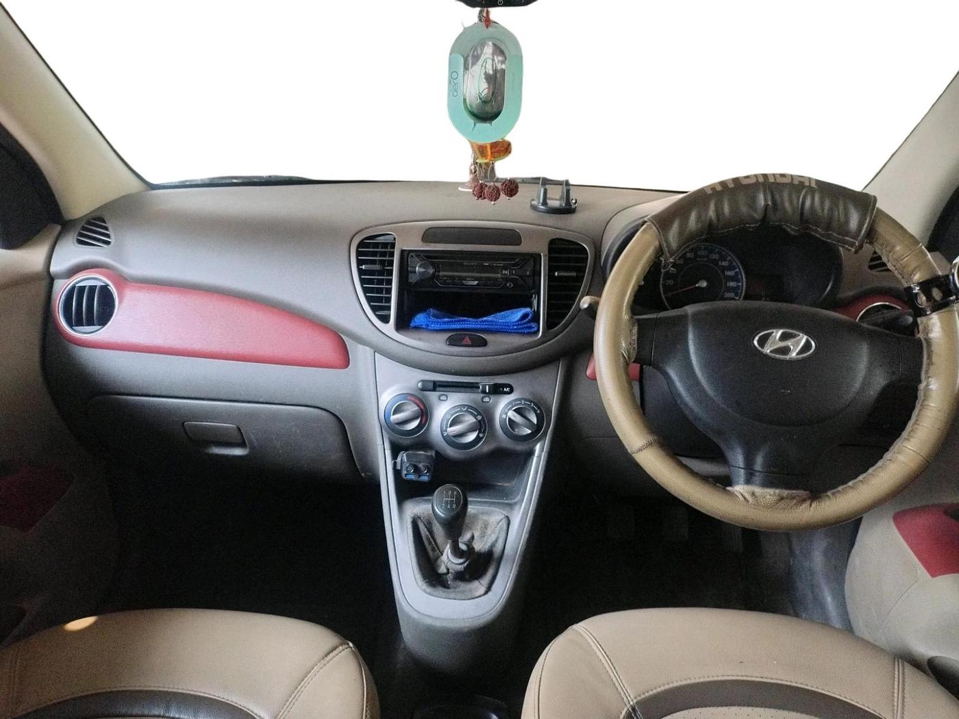 2013 Hyundai i10 MAGNA 1.2, Petrol, Manual, 81,900 km, interior