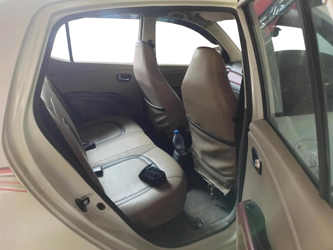 2013 Hyundai i10 MAGNA 1.2, Petrol, Manual, 81,900 km, interior