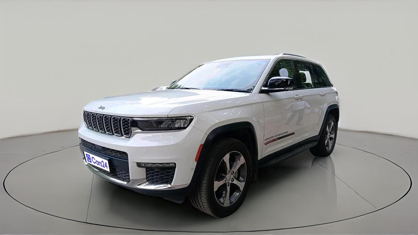 2024 Jeep GRAND CHEROKEE LIMITED (O) 4X4 AT, Petrol, Automatic, 20,463 km, exterior