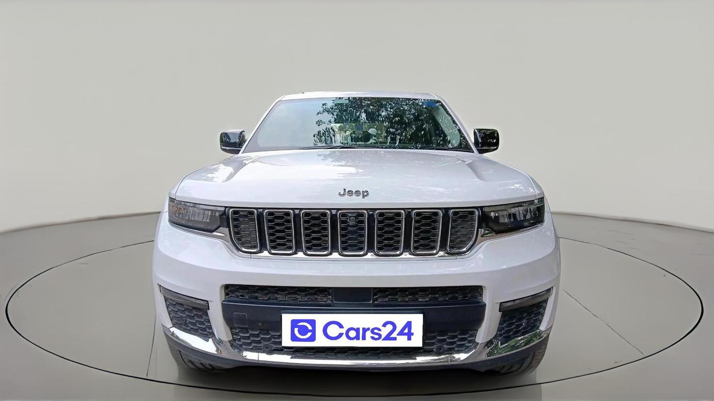 2024 Jeep GRAND CHEROKEE LIMITED (O) 4X4 AT, Petrol, Automatic, 20,463 km, exterior
