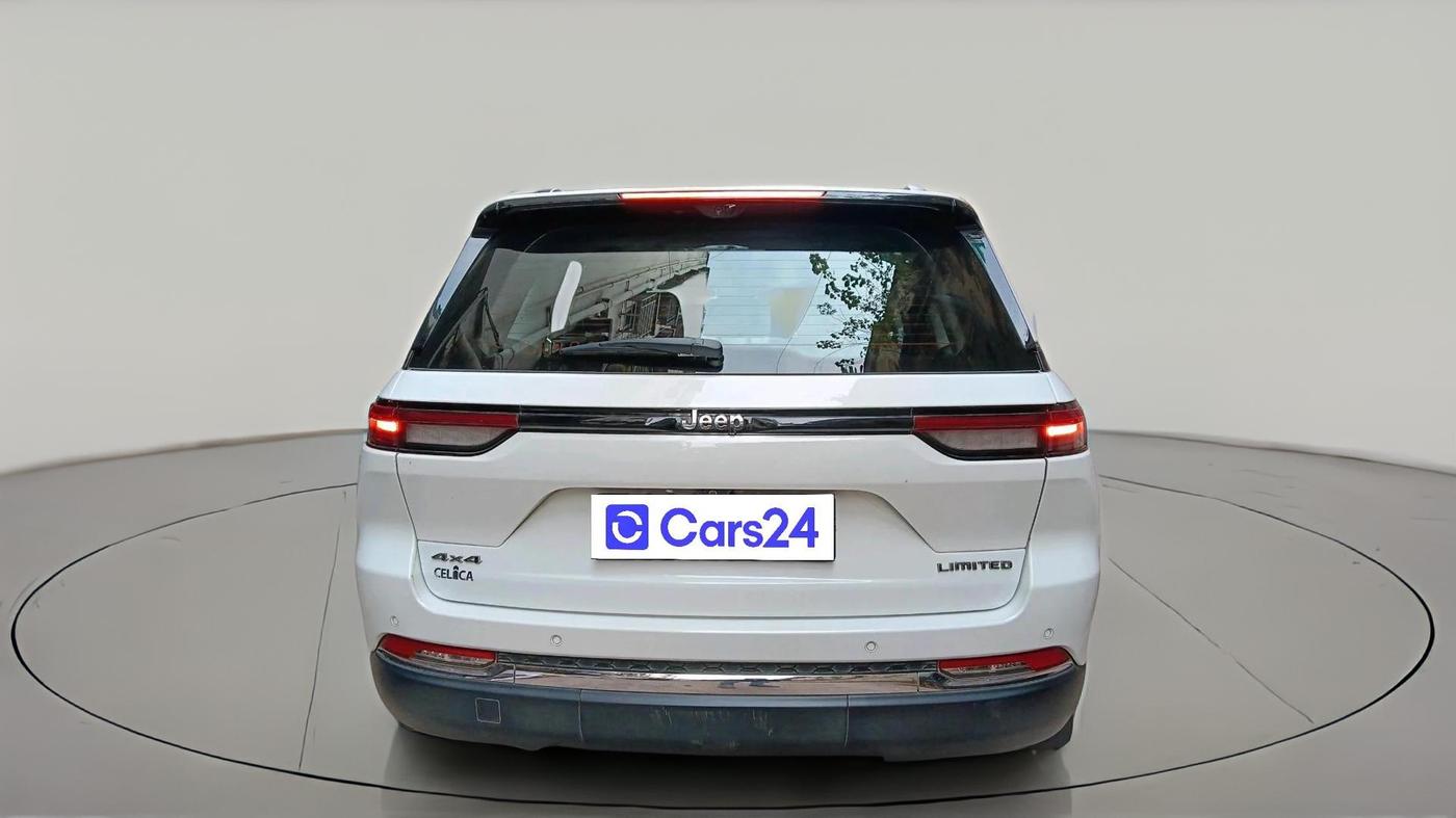2024 Jeep GRAND CHEROKEE LIMITED (O) 4X4 AT, Petrol, Automatic, 20,463 km, exterior
