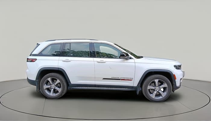 2024 Jeep GRAND CHEROKEE LIMITED (O) 4X4 AT, Petrol, Automatic, 20,463 km, exterior