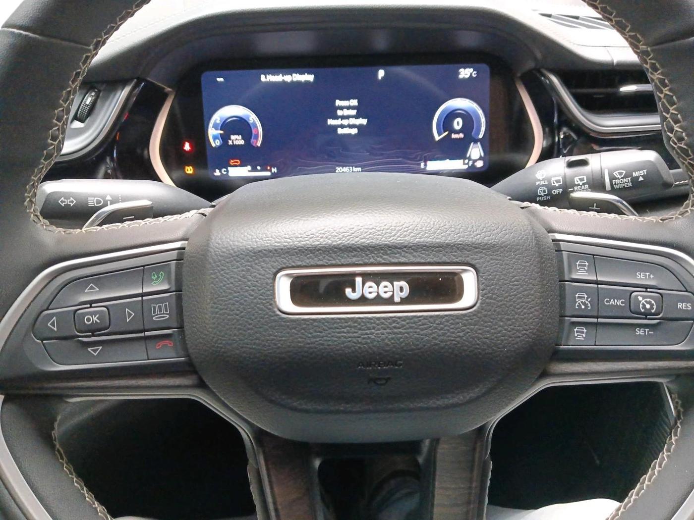 2024 Jeep GRAND CHEROKEE LIMITED (O) 4X4 AT, Petrol, Automatic, 20,463 km, interior