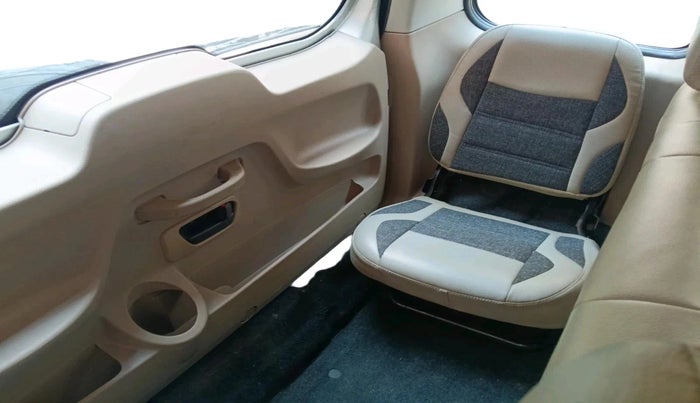 2017 Mahindra TUV300 T6 PLUS, Diesel, Manual, 1,09,766 km, interior