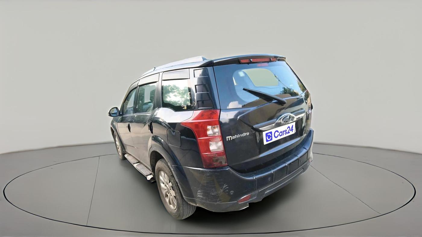 2015 Mahindra XUV500 W10, Diesel, Manual, 1,20,915 km, exterior