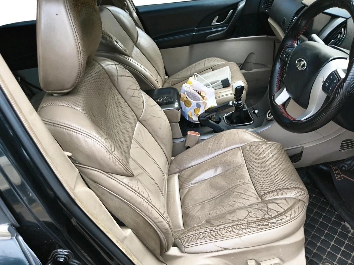 2015 Mahindra XUV500 W10, Diesel, Manual, 1,20,915 km, interior