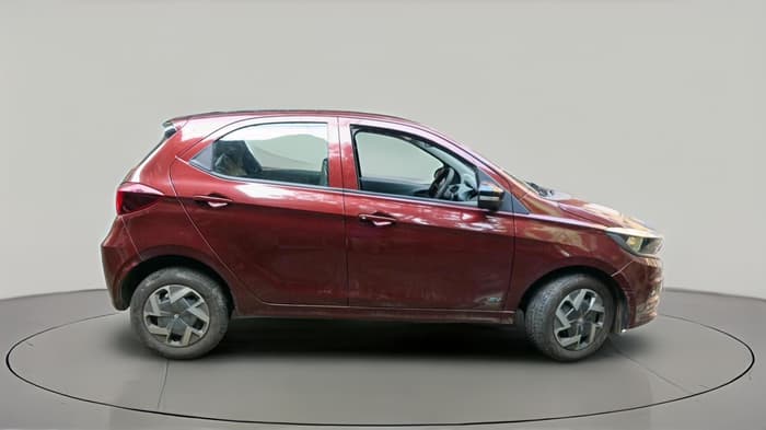 2025 Tata TIAGO EV XT MEDIUM RANGE, Electric, Automatic, 4,272 km, exterior