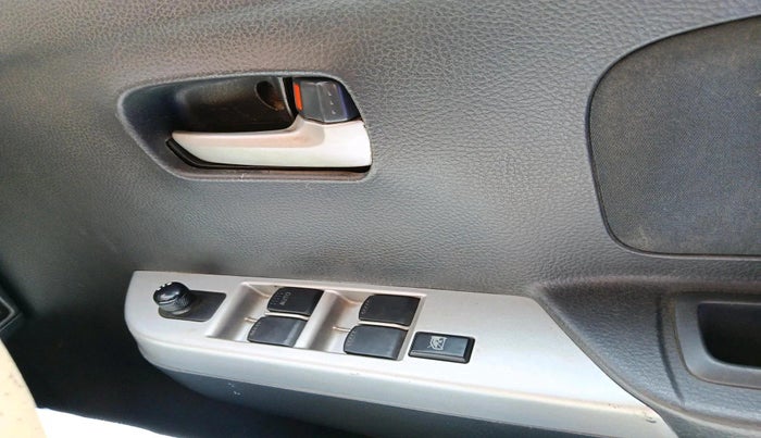 2011 Maruti Wagon R 1.0 VXI, Petrol, Manual, 32,602 km, interior