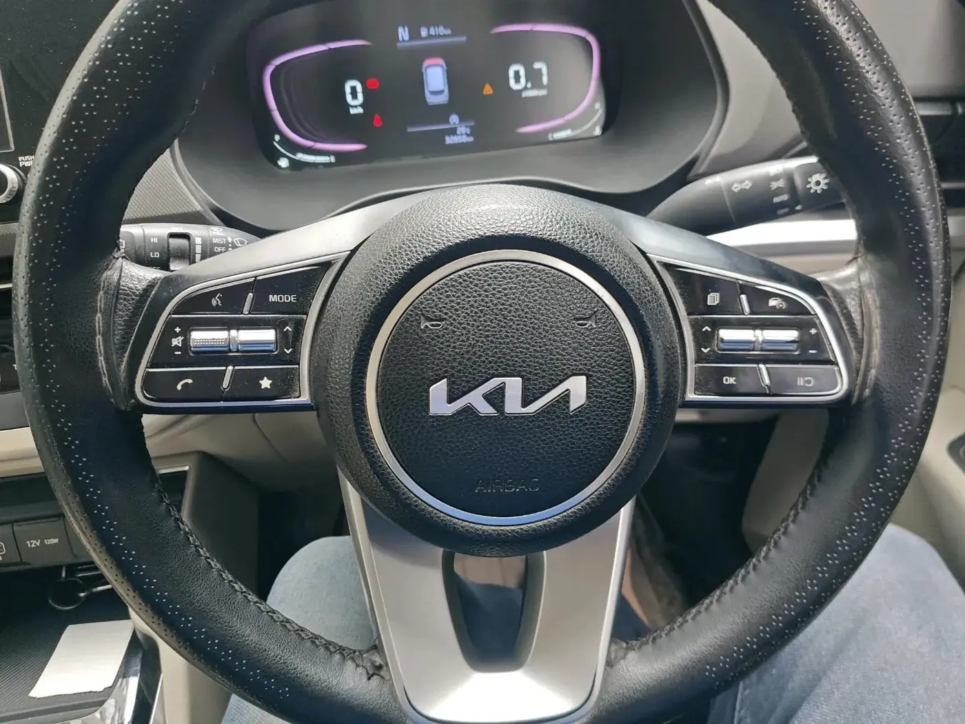 2023 KIA CARENS PRESTIGE PLUS 1.5 IMT DIESEL 7 STR, Diesel, Manual, 32,858 km, interior