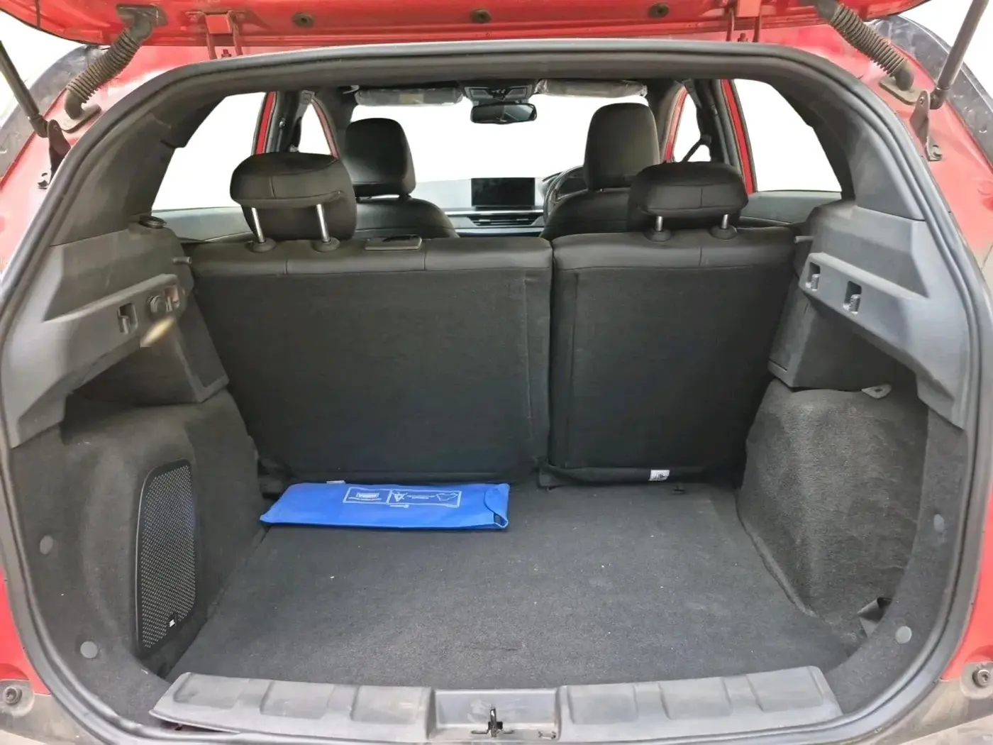 2023 Tata NEXON FEARLESS + SUNROOF DCA DUAL TONE 1.2 PETROL, Petrol, Automatic, 11,643 km, exterior