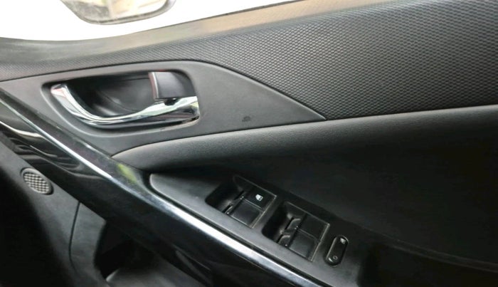 2023 Tata NEXON FEARLESS + SUNROOF DCA DUAL TONE 1.2 PETROL, Petrol, Automatic, 11,643 km, interior