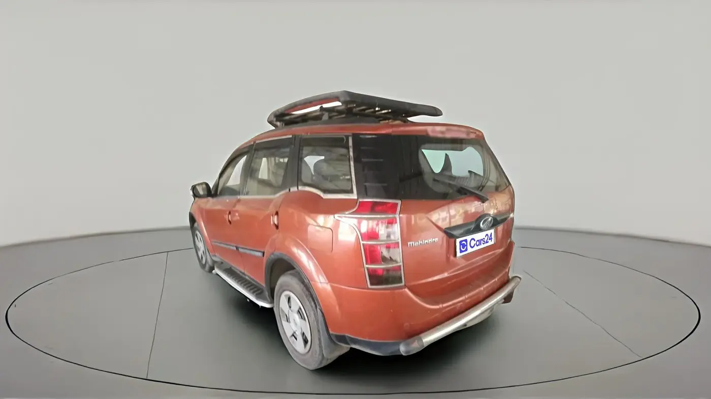 2017 Mahindra XUV500 W6, Diesel, Manual, 43,593 km, exterior