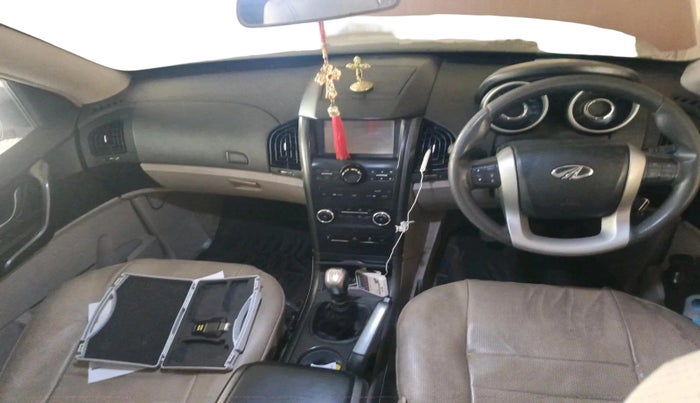 2017 Mahindra XUV500 W6, Diesel, Manual, 43,593 km, interior