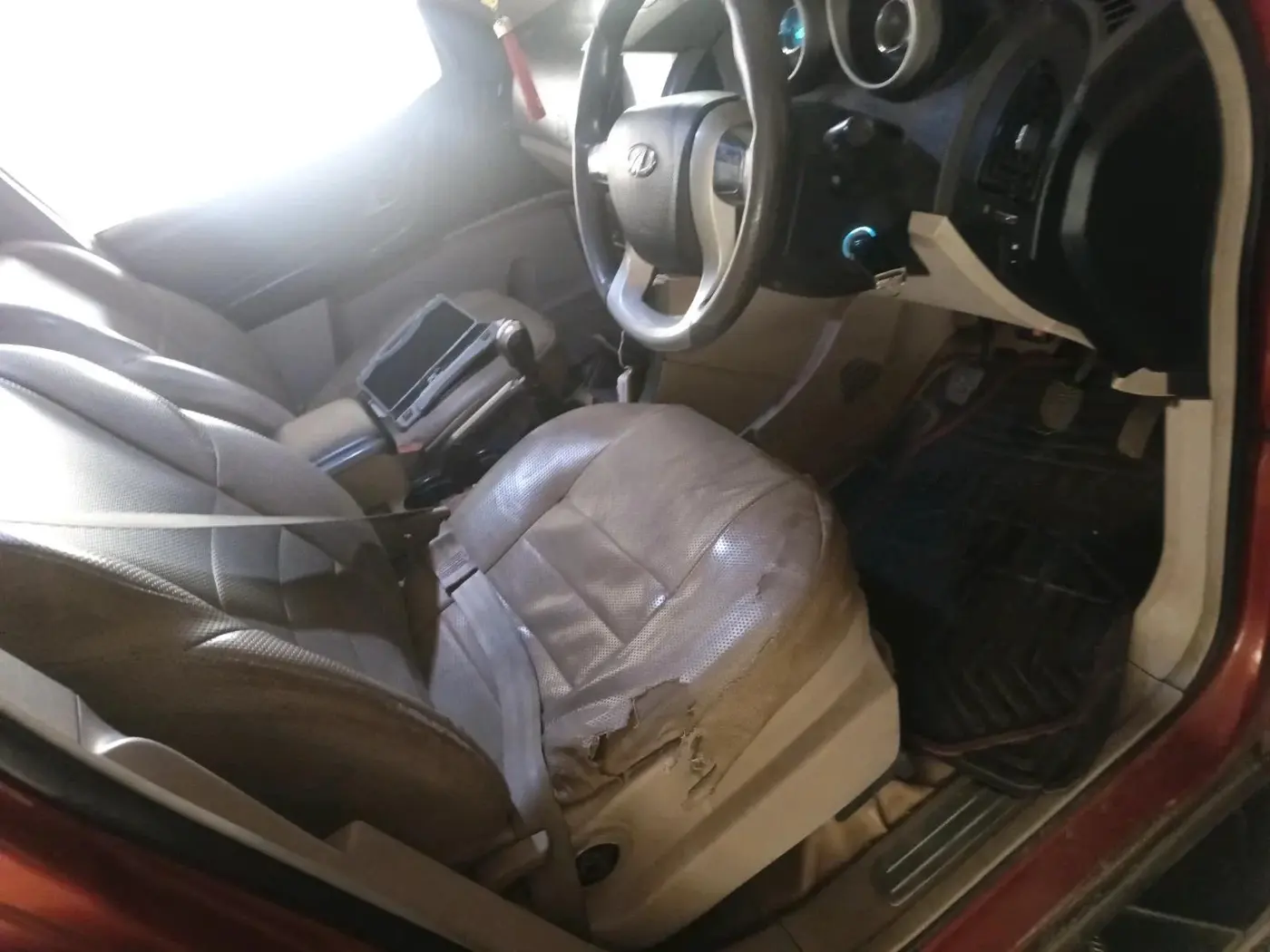 2017 Mahindra XUV500 W6, Diesel, Manual, 43,593 km, interior