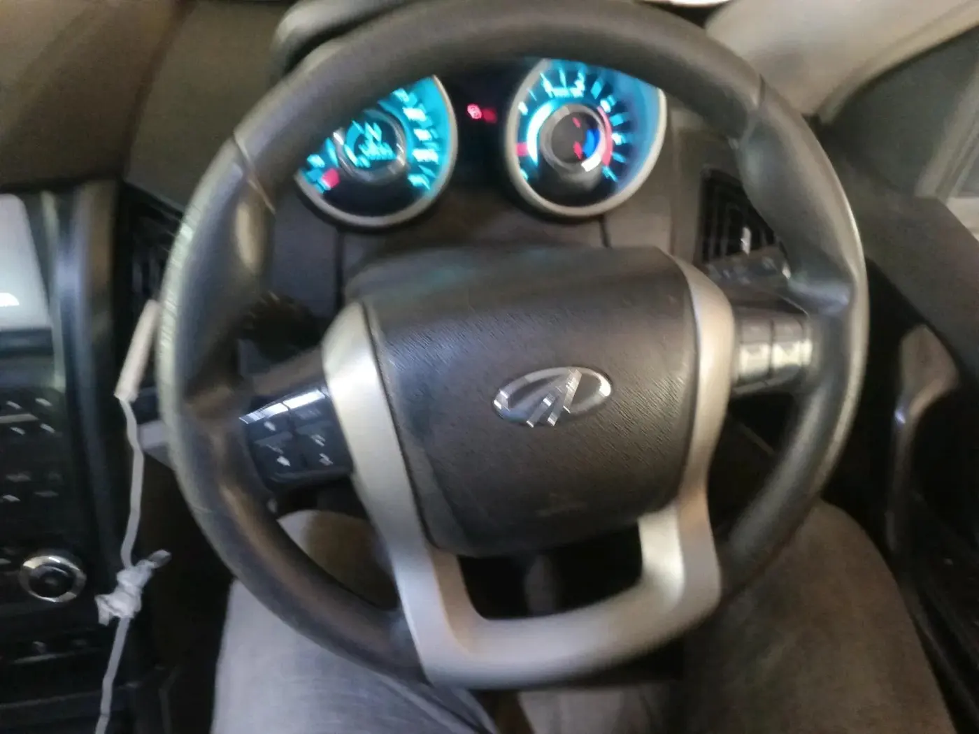 2017 Mahindra XUV500 W6, Diesel, Manual, 43,593 km, interior