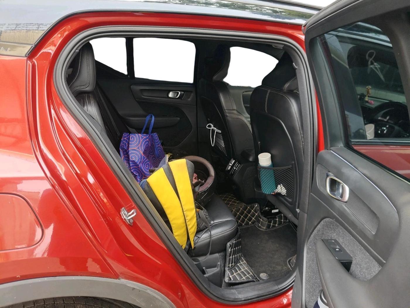 2020 Volvo XC 40 T4 R Design, Petrol, Automatic, 58,294 km, interior