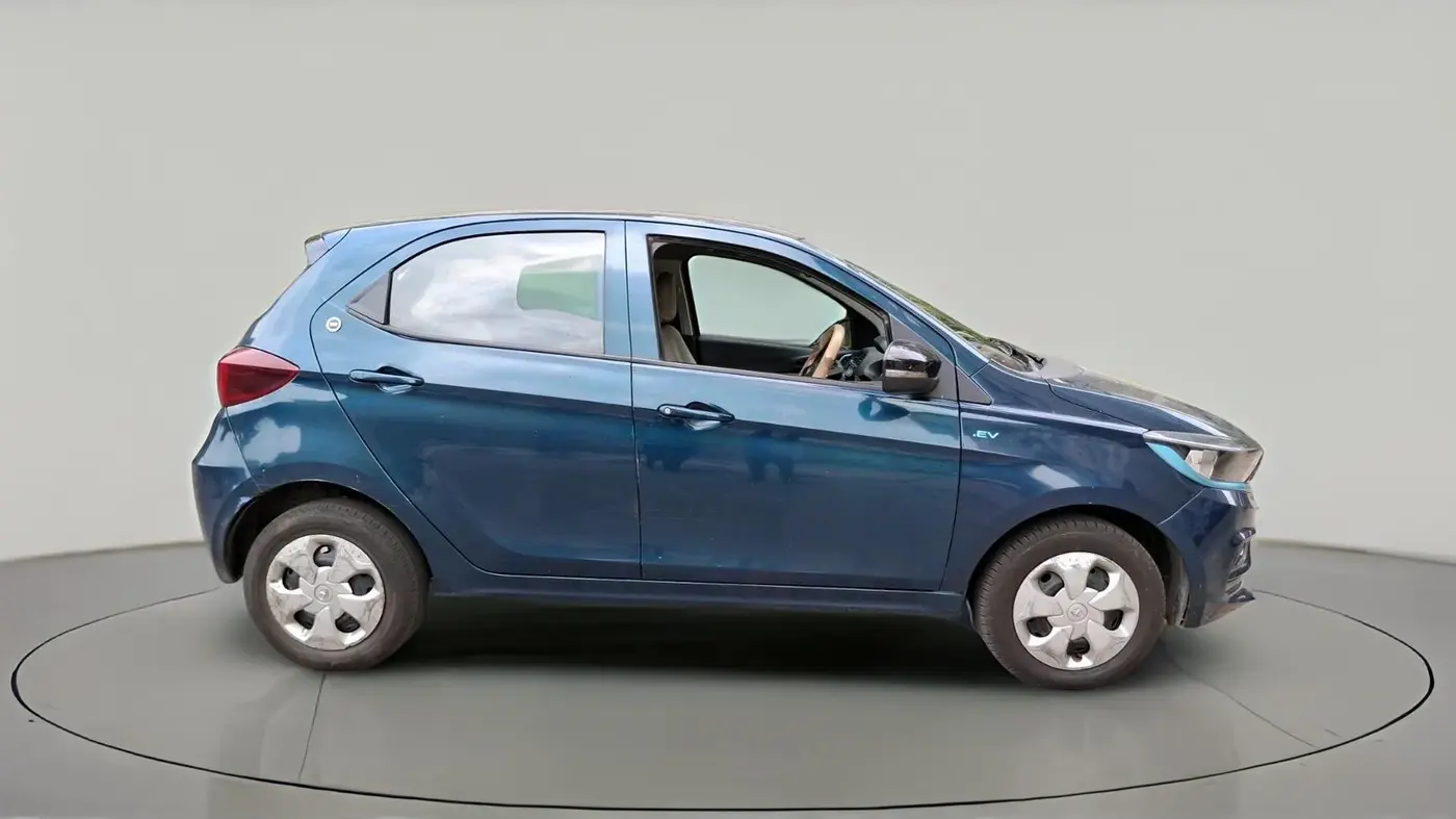 2023 Tata TIAGO EV XT LONG RANGE, Electric, Automatic, 76,864 km, exterior