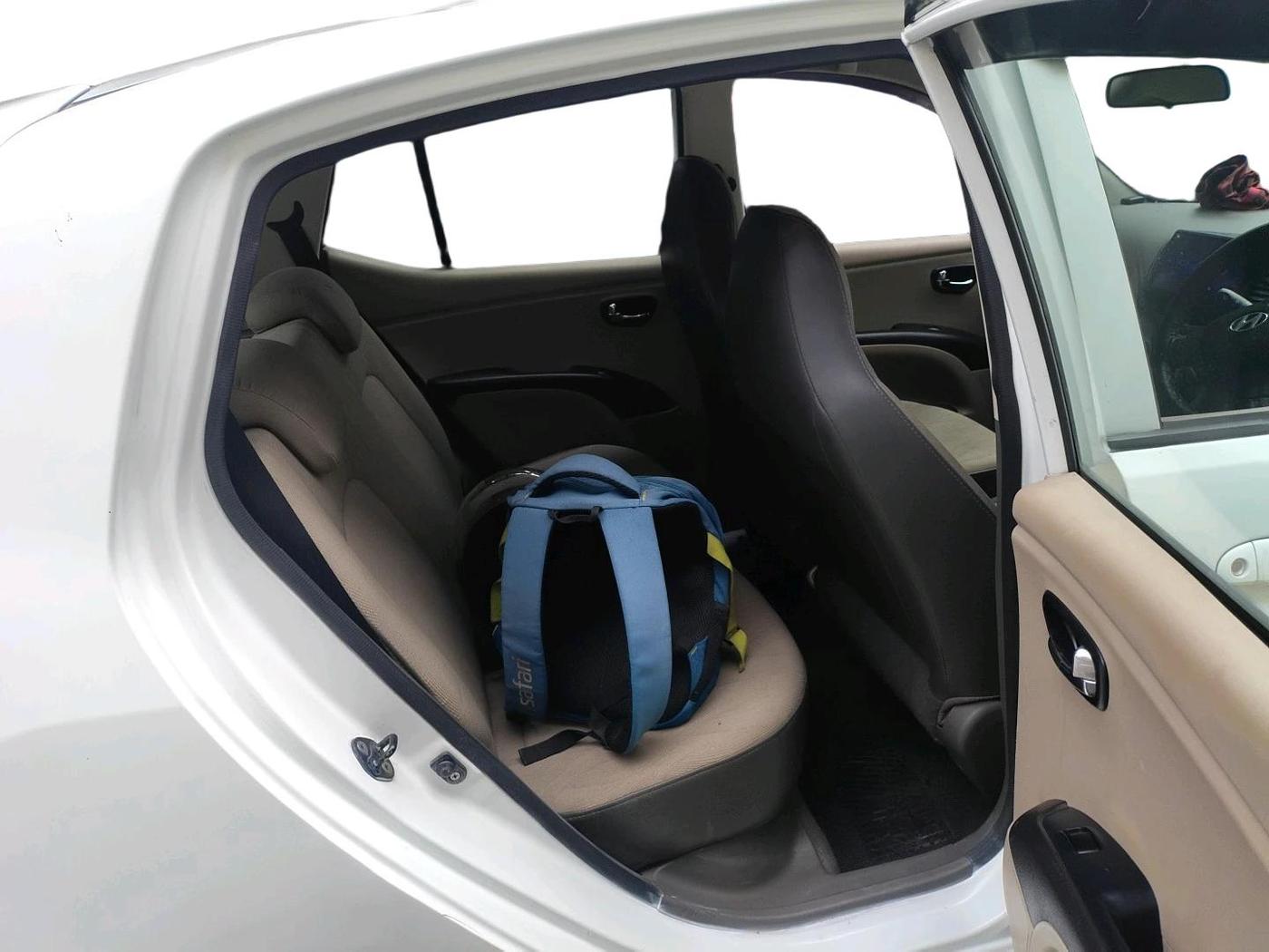 2011 Hyundai i10 SPORTZ 1.2 AT, Petrol, Automatic, 30,030 km, interior