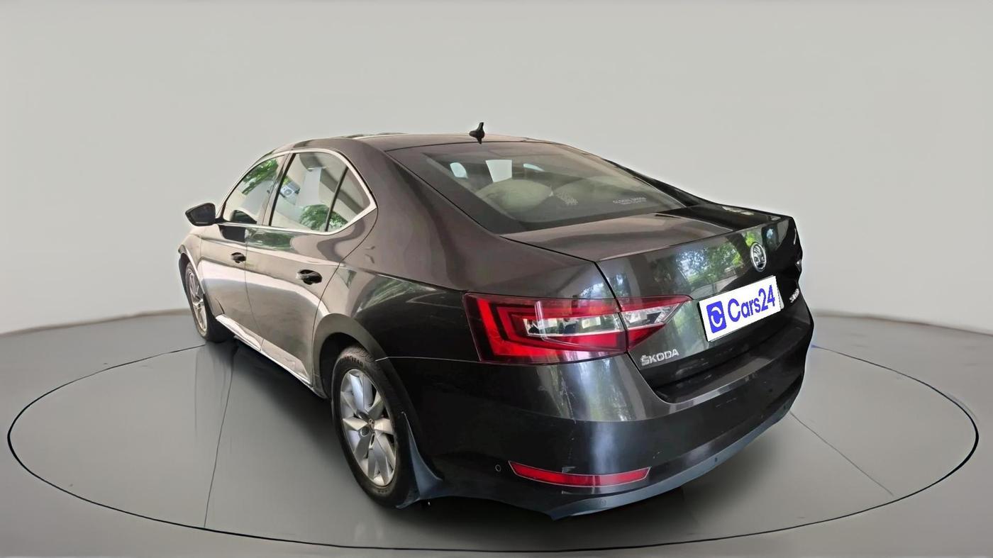 2018 Skoda Superb L&K 2.0 TDI AT, Diesel, Automatic, 62,970 km, exterior