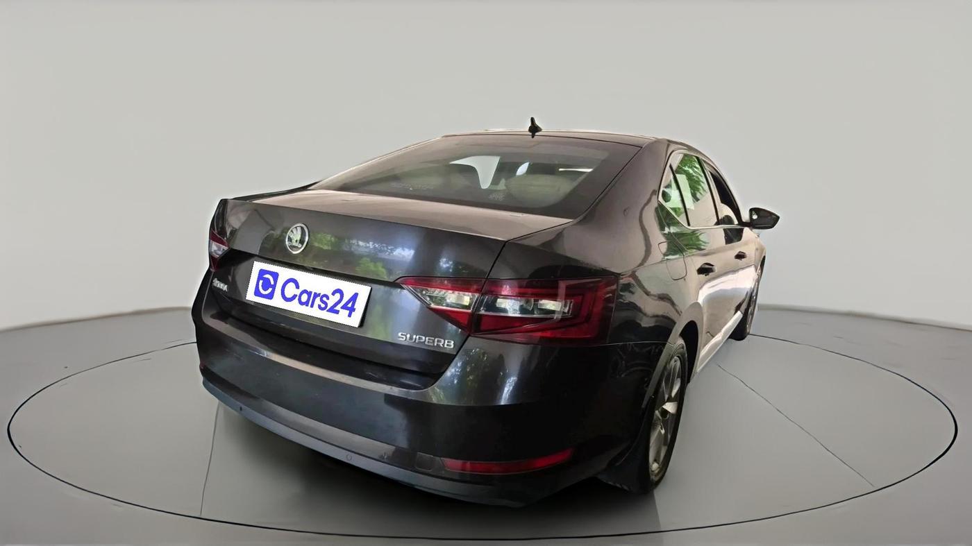 2018 Skoda Superb L&K 2.0 TDI AT, Diesel, Automatic, 62,970 km, exterior