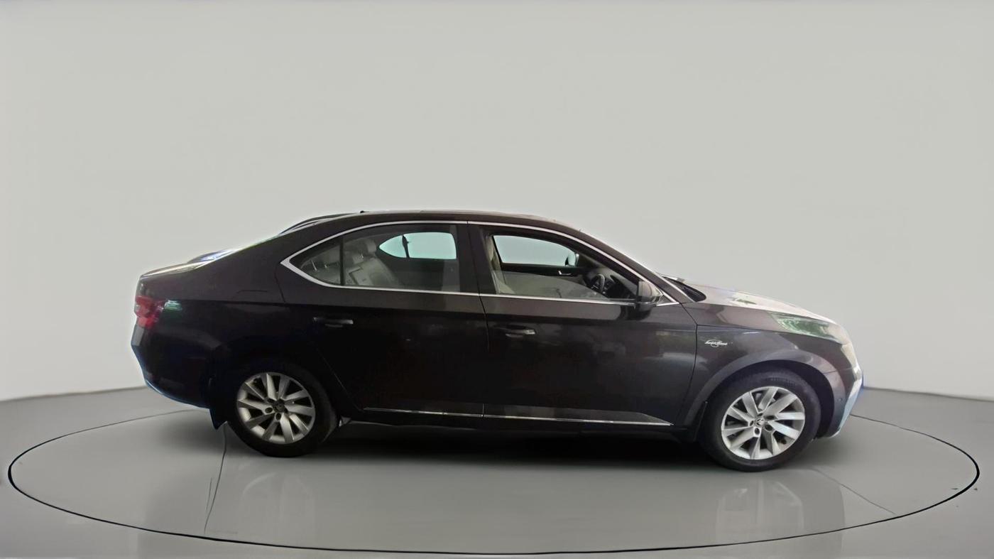 2018 Skoda Superb L&K 2.0 TDI AT, Diesel, Automatic, 62,970 km, exterior