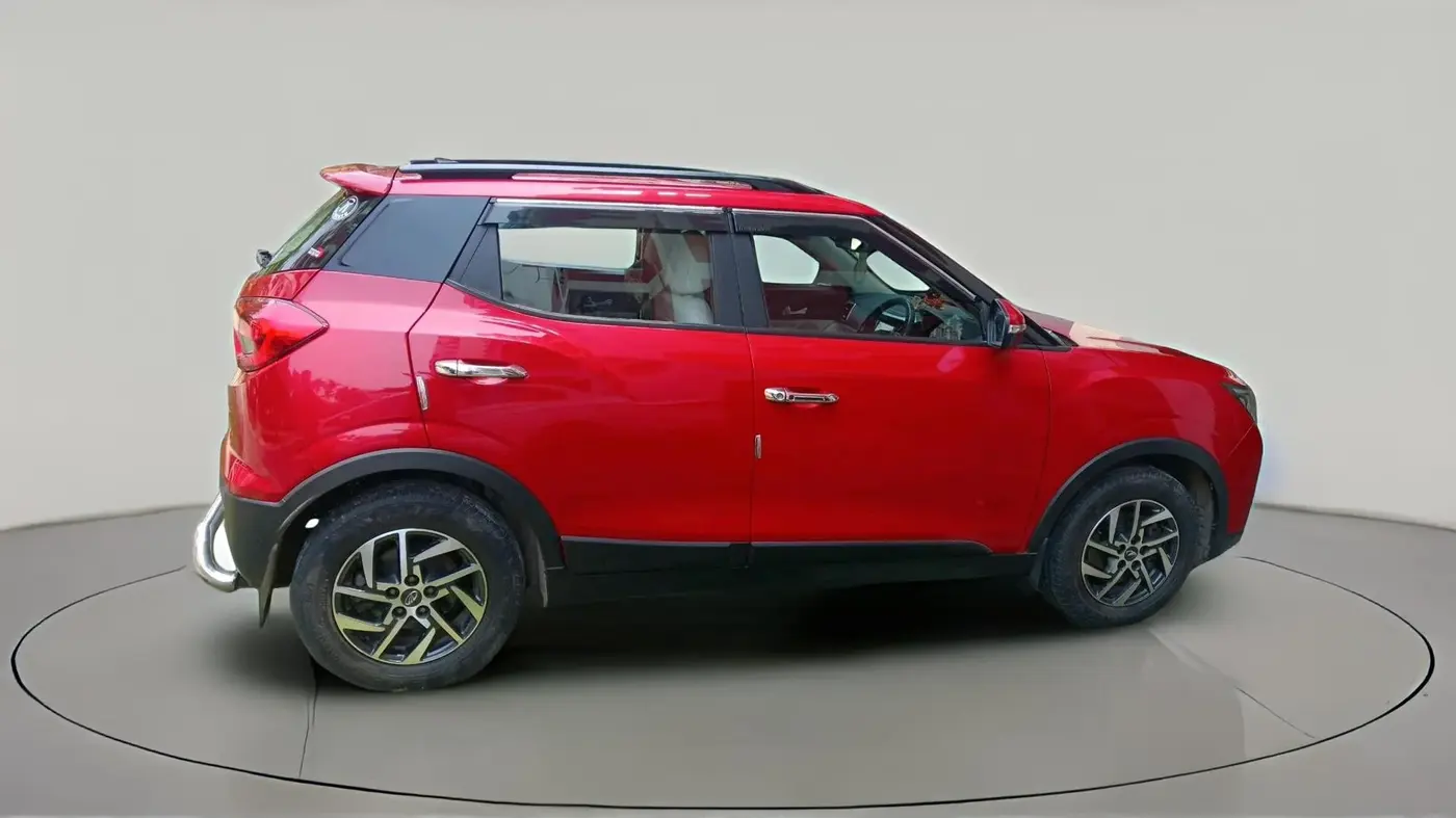2022 Mahindra XUV300 W8 (O) 1.2 PETROL AMT, Petrol, Automatic, 36,811 km, exterior
