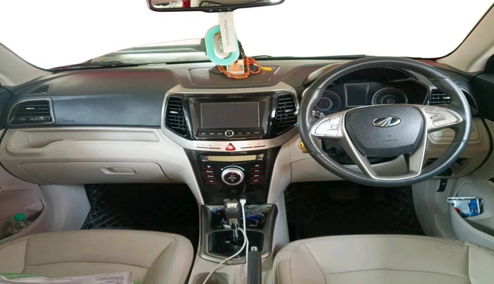 2022 Mahindra XUV300 W8 (O) 1.2 PETROL AMT, Petrol, Automatic, 36,811 km, interior
