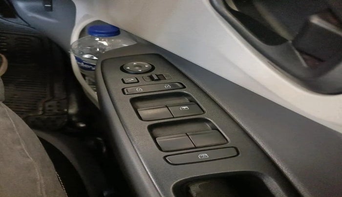 2020 Hyundai GRAND I10 NIOS MAGNA CORPORATE EDITION AMT 1.2 KAPPA VTVT, Petrol, Automatic, 18,169 km, interior