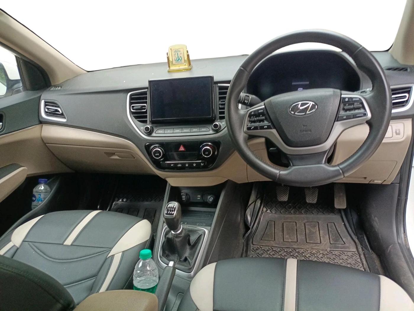 2022 Hyundai Verna SX 1.5 VTVT, Petrol, Manual, 21,644 km, interior