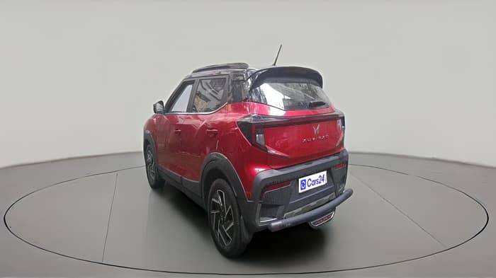 2025 Mahindra XUV 3XO AX7 1.2 TGDi AT, Petrol, Automatic, 3,868 km, exterior