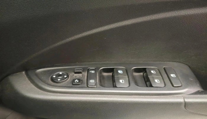 2019 Hyundai VENUE SX PLUS 1.0 TURBO DCT, Petrol, Automatic, 80,897 km, interior