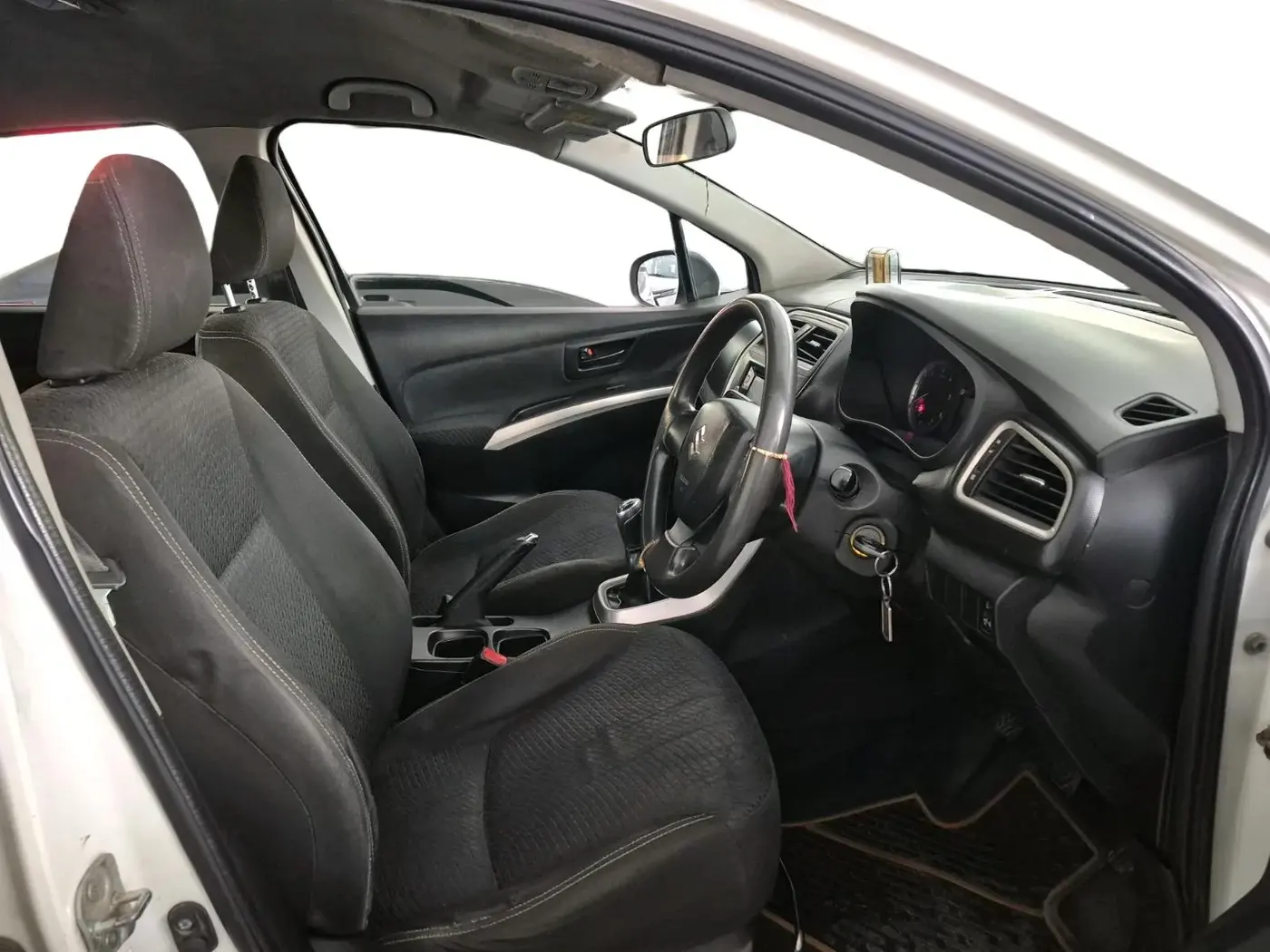 2015 Maruti S Cross SIGMA 1.3, Diesel, Manual, 1,21,260 km, interior