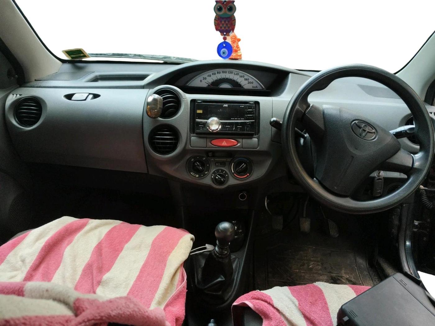 2012 Toyota Etios Liva GD, Diesel, Manual, 1,23,895 km, interior