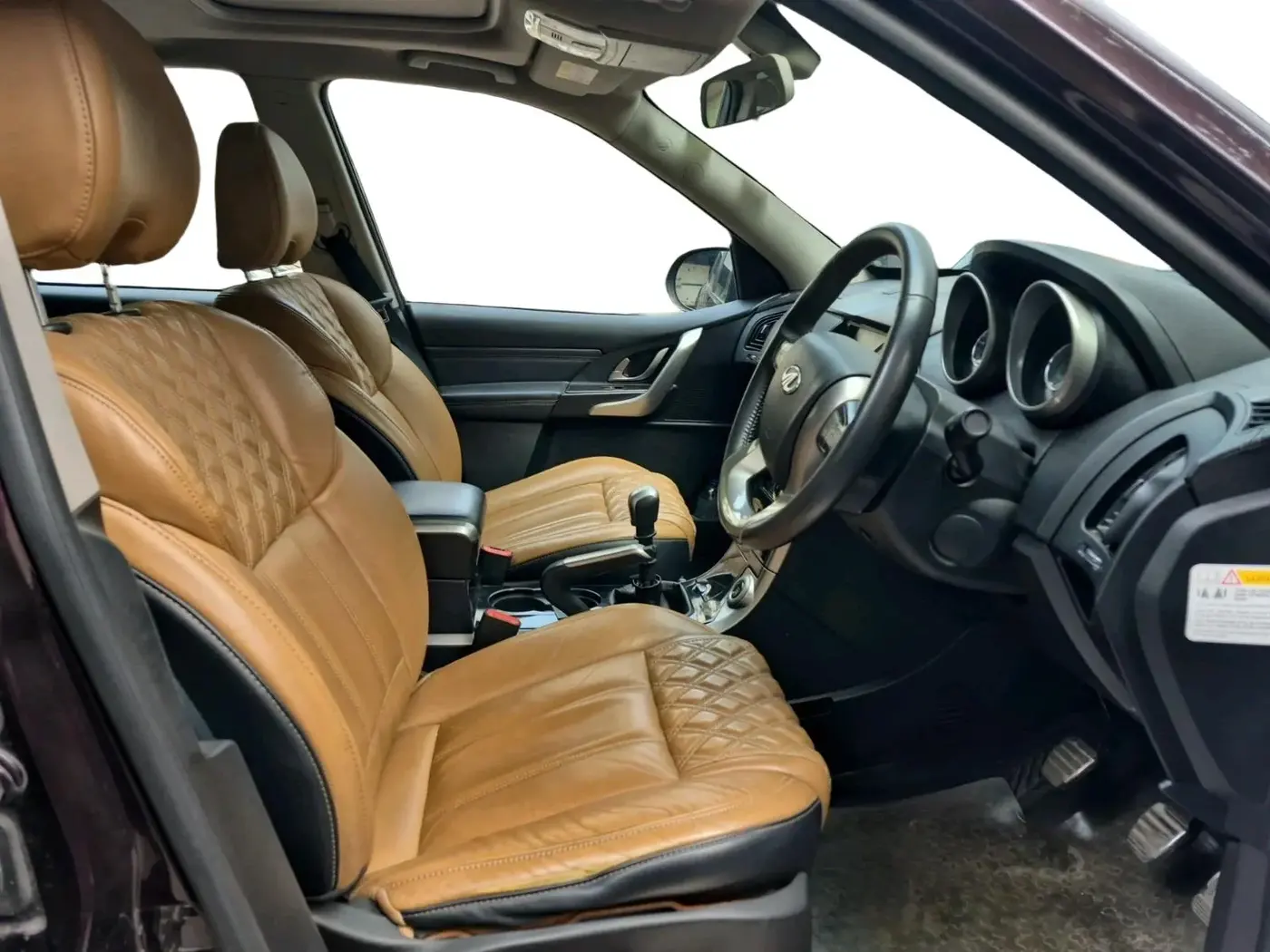 2020 Mahindra XUV500 W11, Diesel, Manual, 30,820 km, interior