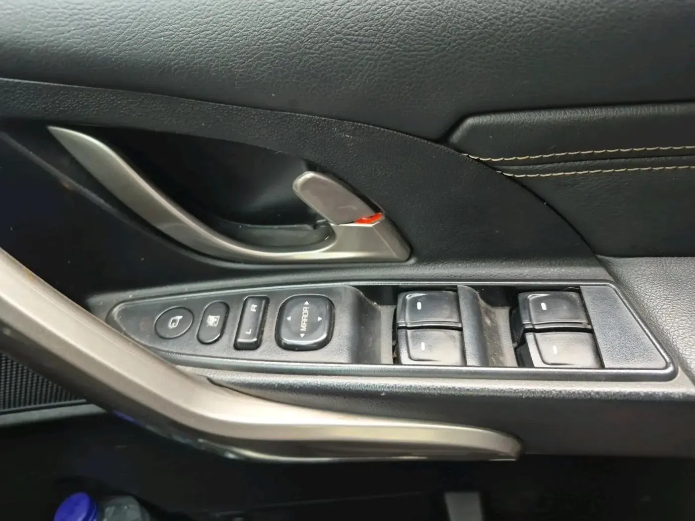 2020 Mahindra XUV500 W11, Diesel, Manual, 30,820 km, interior