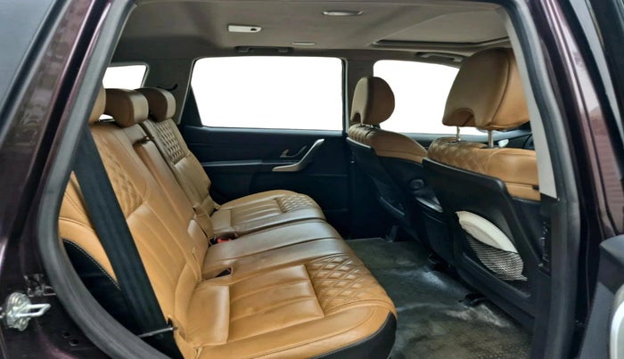 2020 Mahindra XUV500 W11, Diesel, Manual, 30,820 km, interior