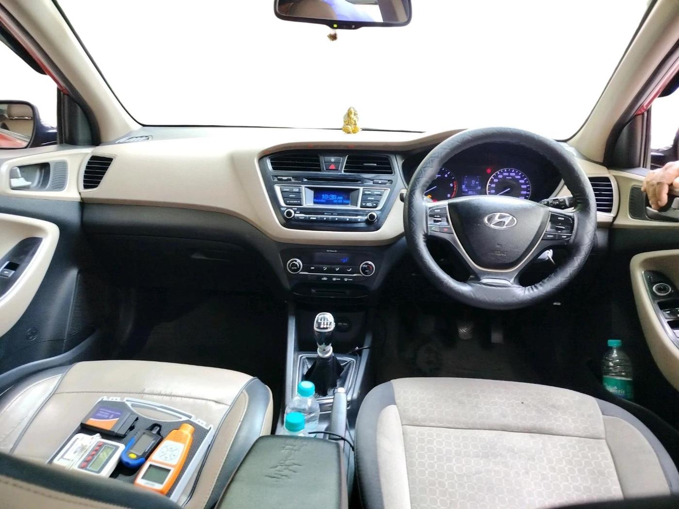 2015 Hyundai Elite i20 SPORTZ 1.4 CRDI, Diesel, Manual, 1,36,764 km, interior