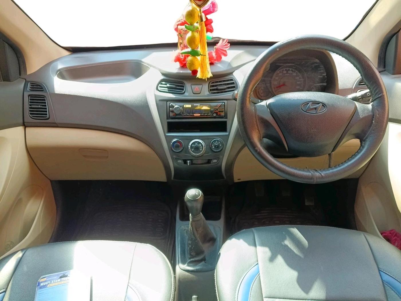 2018 Hyundai Eon ERA +, Petrol, Manual, 5,443 km, interior