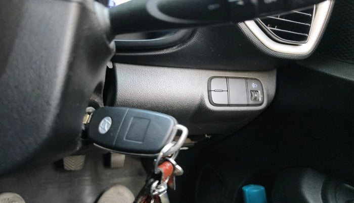 2019 Hyundai VENUE SX 1.0 TURBO, Petrol, Manual, 44,518 km, interior