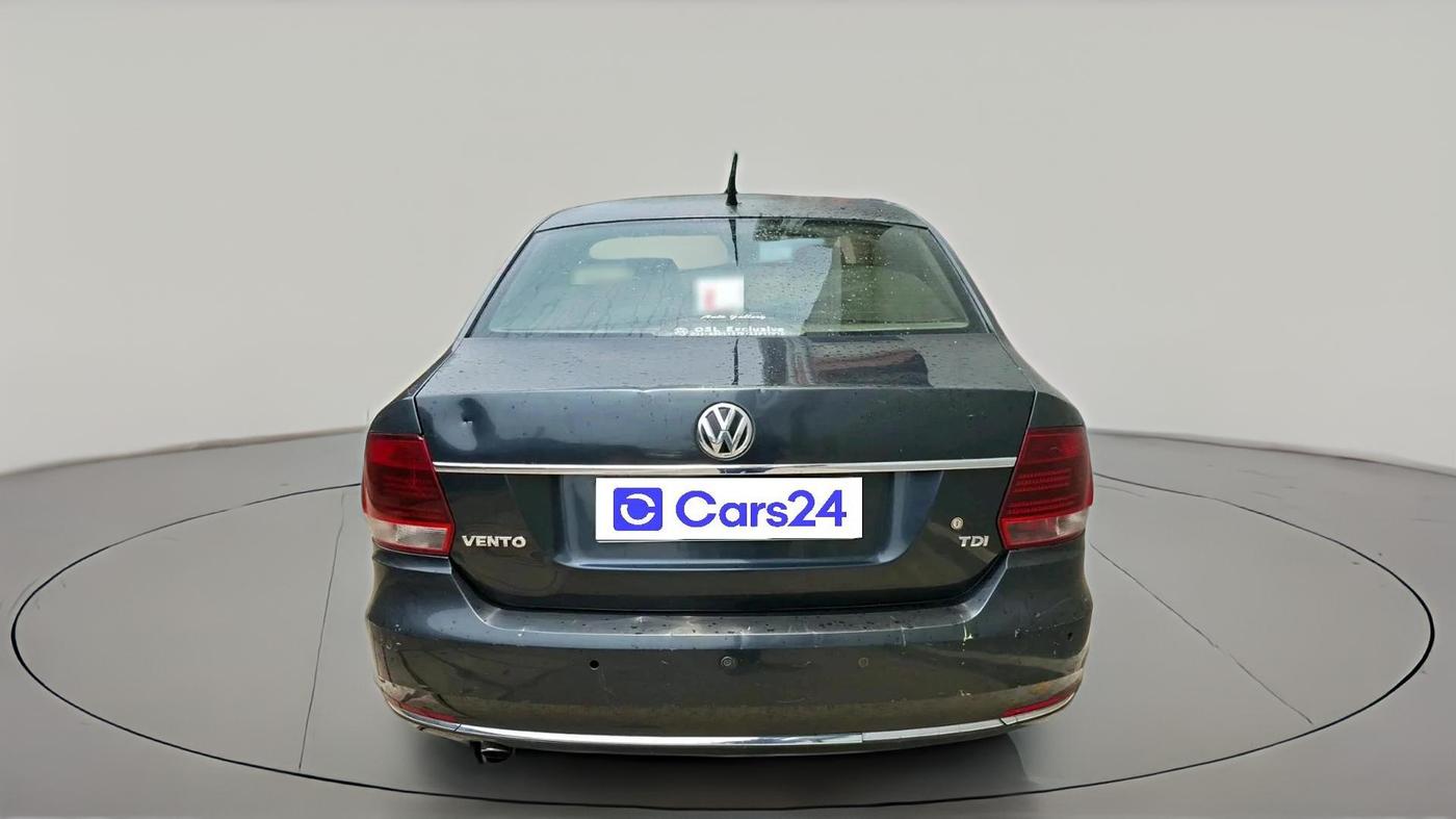 2016 Volkswagen Vento HIGHLINE 1.5 AT, Diesel, Automatic, 1,79,084 km, exterior