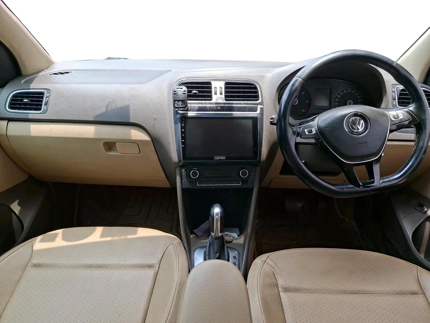 2016 Volkswagen Vento HIGHLINE 1.5 AT, Diesel, Automatic, 1,79,084 km, interior