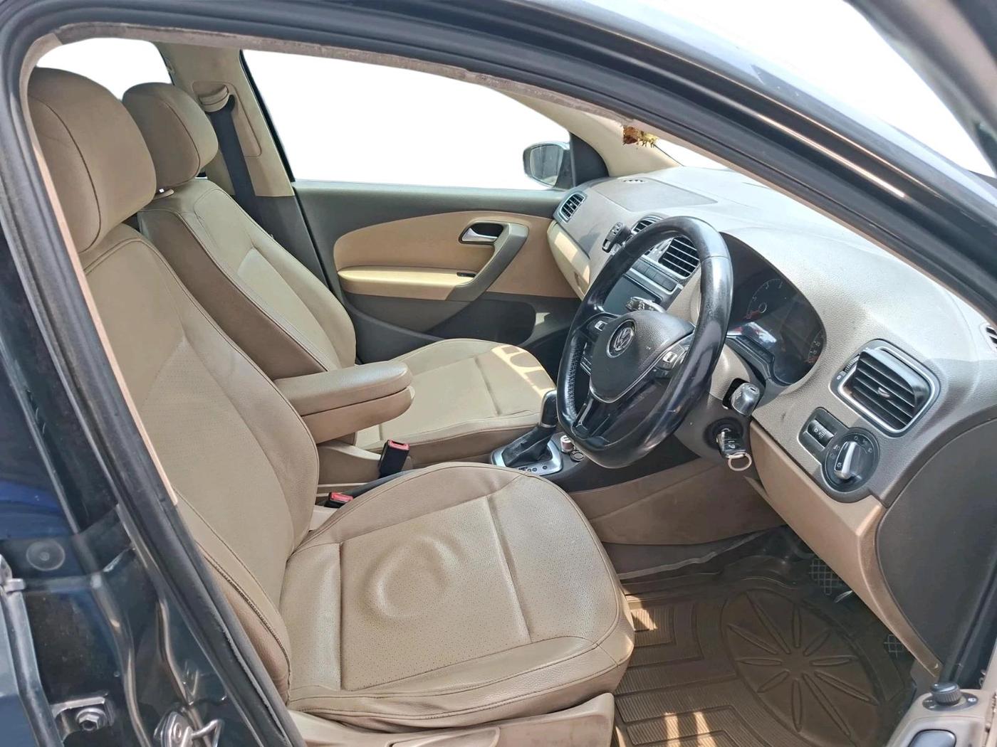 2016 Volkswagen Vento HIGHLINE 1.5 AT, Diesel, Automatic, 1,79,084 km, interior