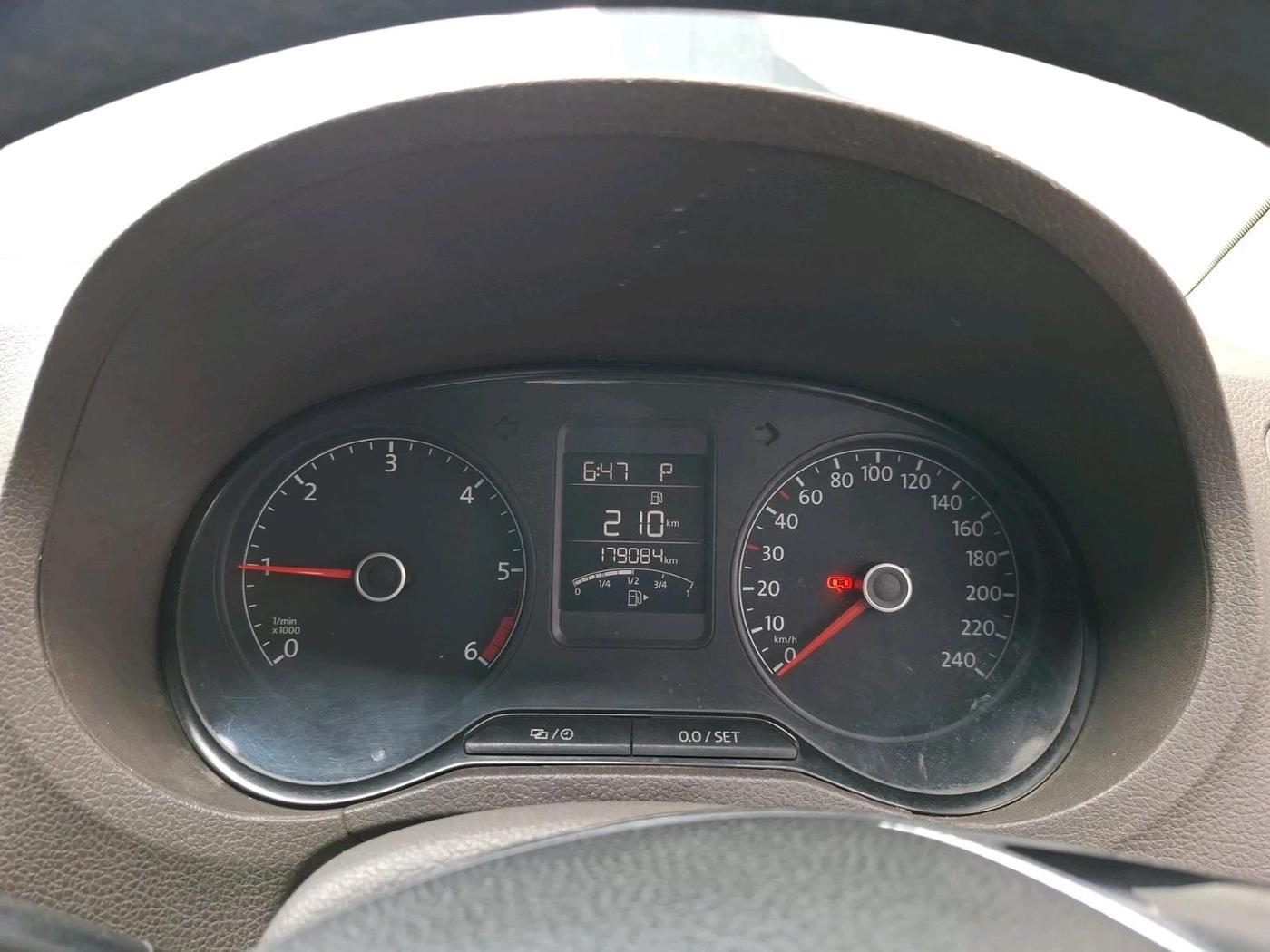 2016 Volkswagen Vento HIGHLINE 1.5 AT, Diesel, Automatic, 1,79,084 km, interior