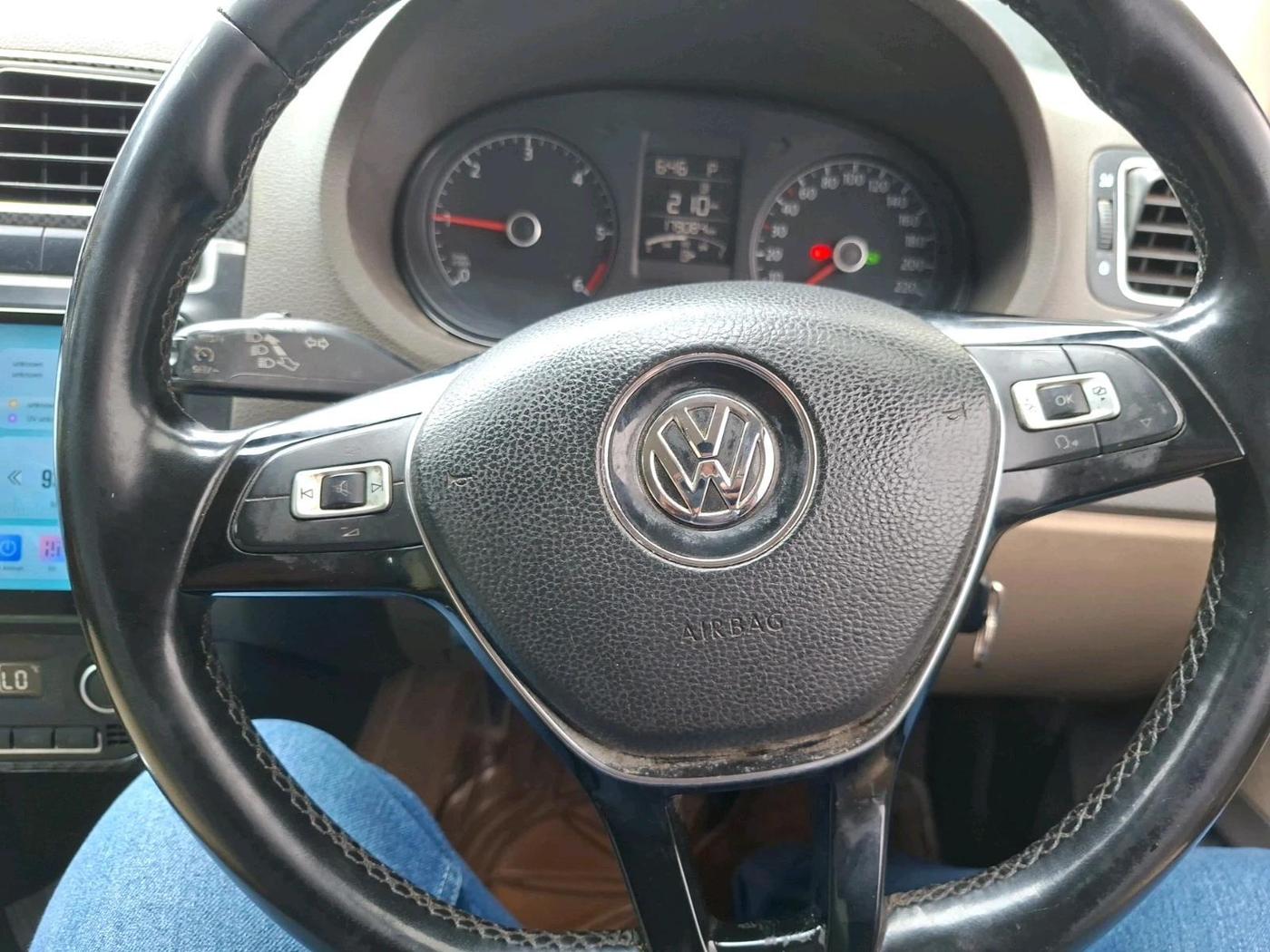 2016 Volkswagen Vento HIGHLINE 1.5 AT, Diesel, Automatic, 1,79,084 km, interior
